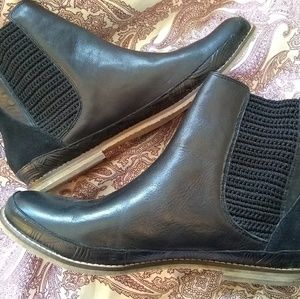 The Sak black booties like new!